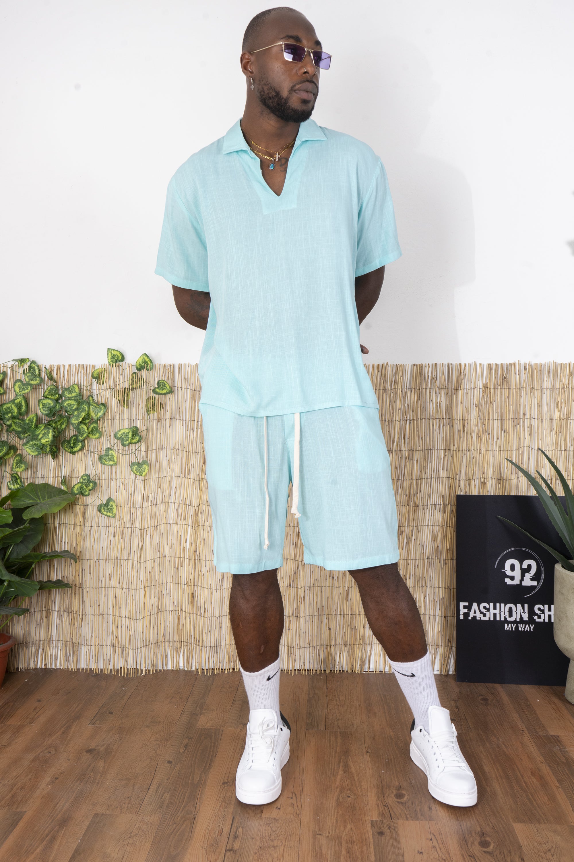 Coordinato Uomo Tinta Unita con Scollo a V Art. Cd112