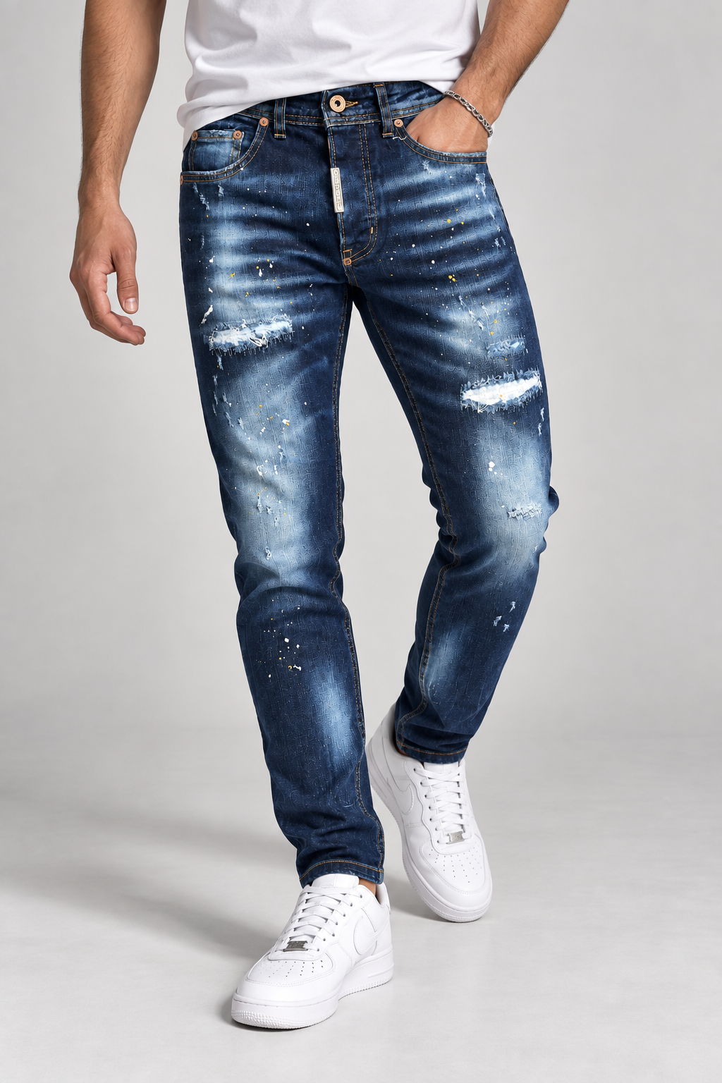 Jeans ''Lionel'' Con Sfumature E abrasioni Art. Js579