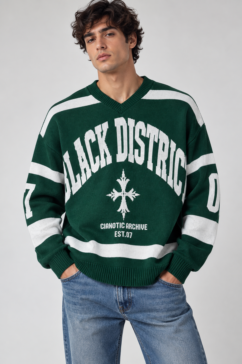 Maglioncino Scollo V '' Black District'' Art. Mg191