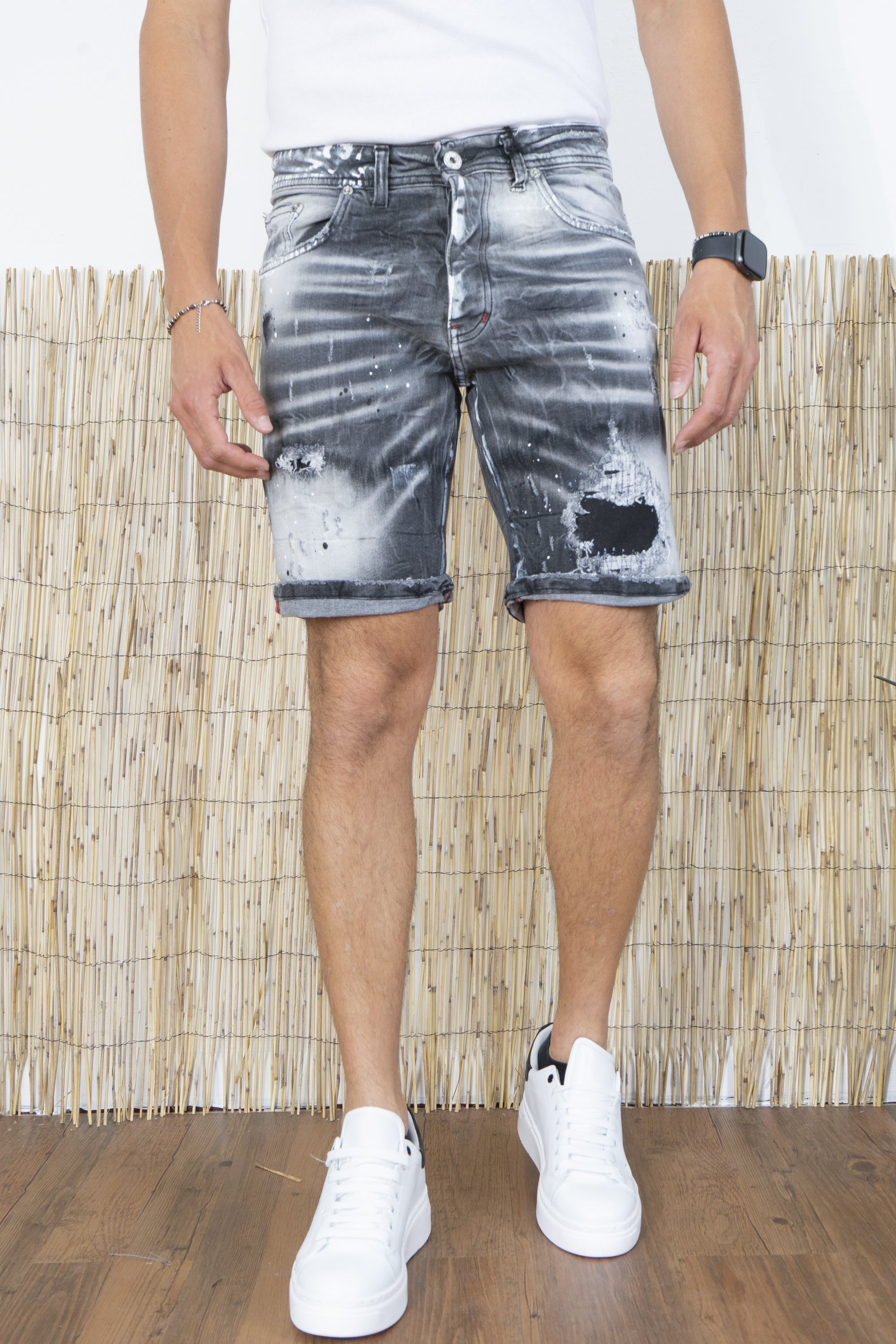 Bermuda Jeans Con toppa E abrasioni Art. Bm129