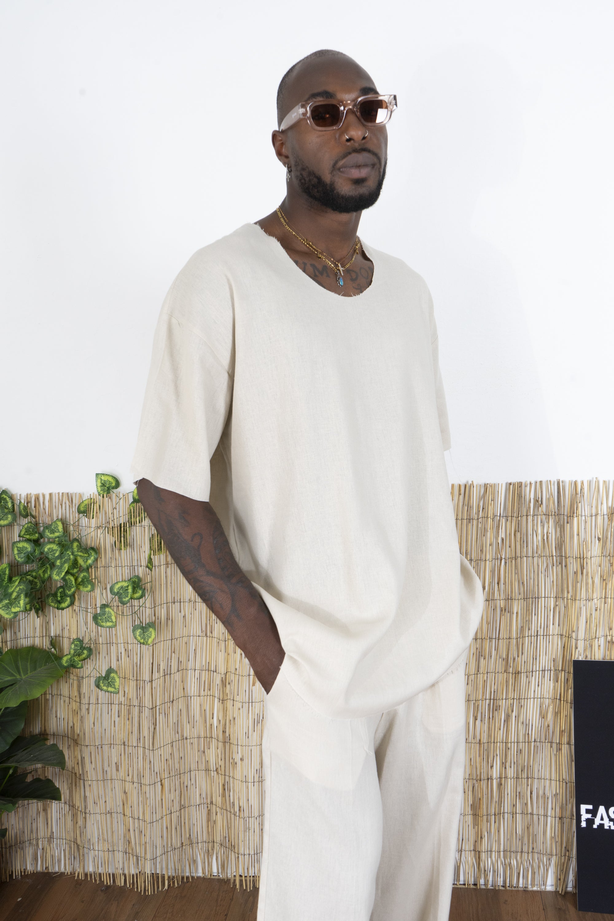 T-shirt Uomo Oversize Scollo con Taglio Vivo Art. TS266