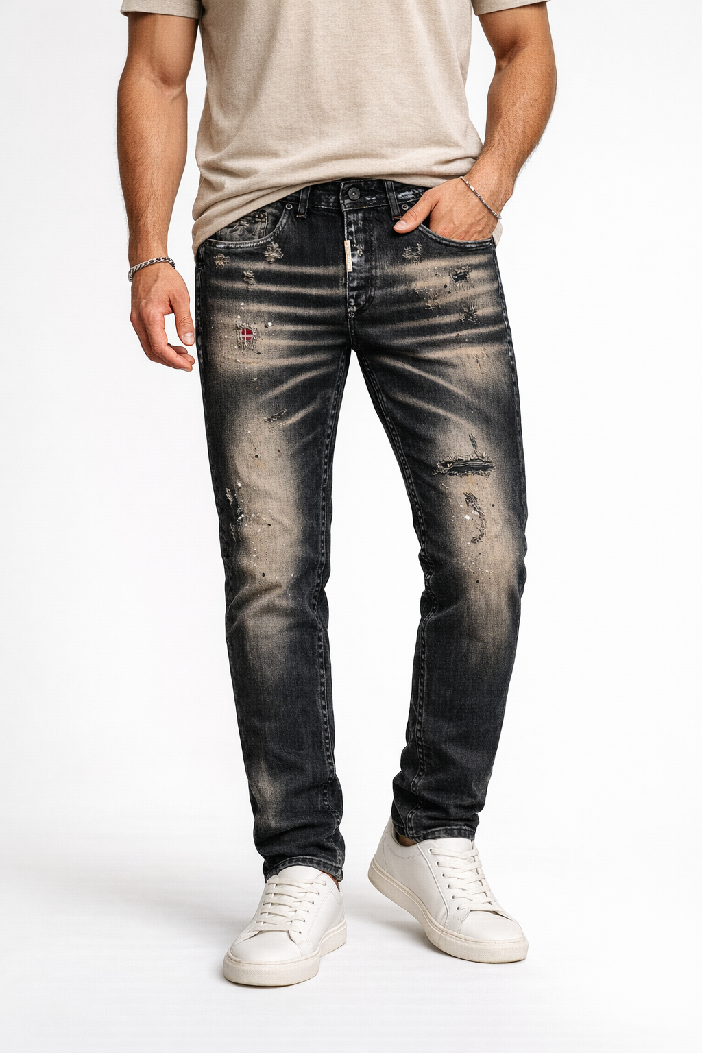 Jeans Uomo Neri Effetto Used con Strappi e Schiariture Art. Js556