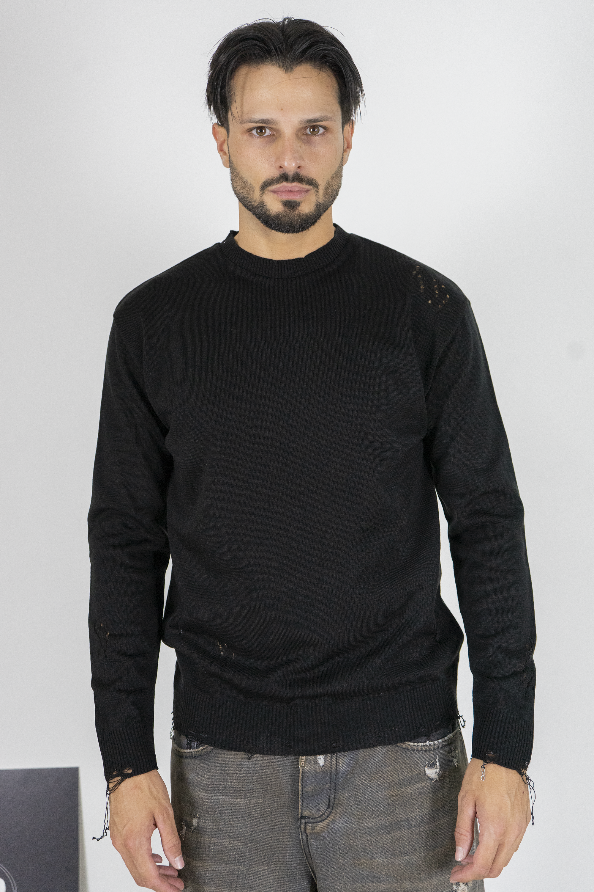 Maglione con stampa rilievo retro ''Non fidarti di nessuno'' Art. Mg174