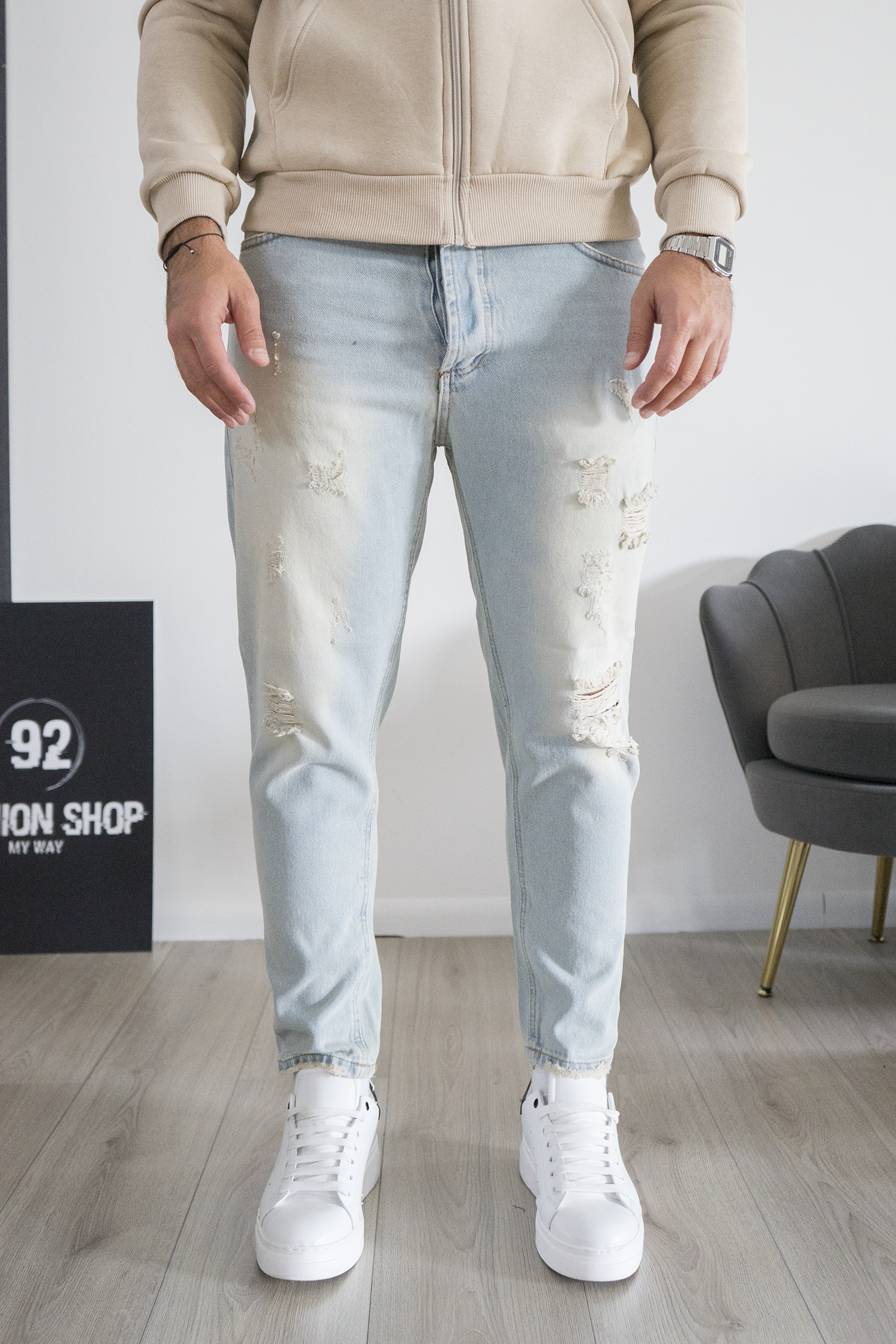 Jeans Uomo Chiaro con Strappi Effetto Destroy Art. Js552