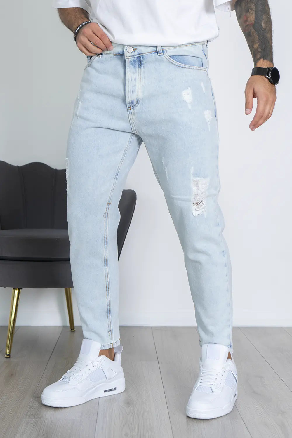 Jeans Chiaro Con Abrasioni art. JS487