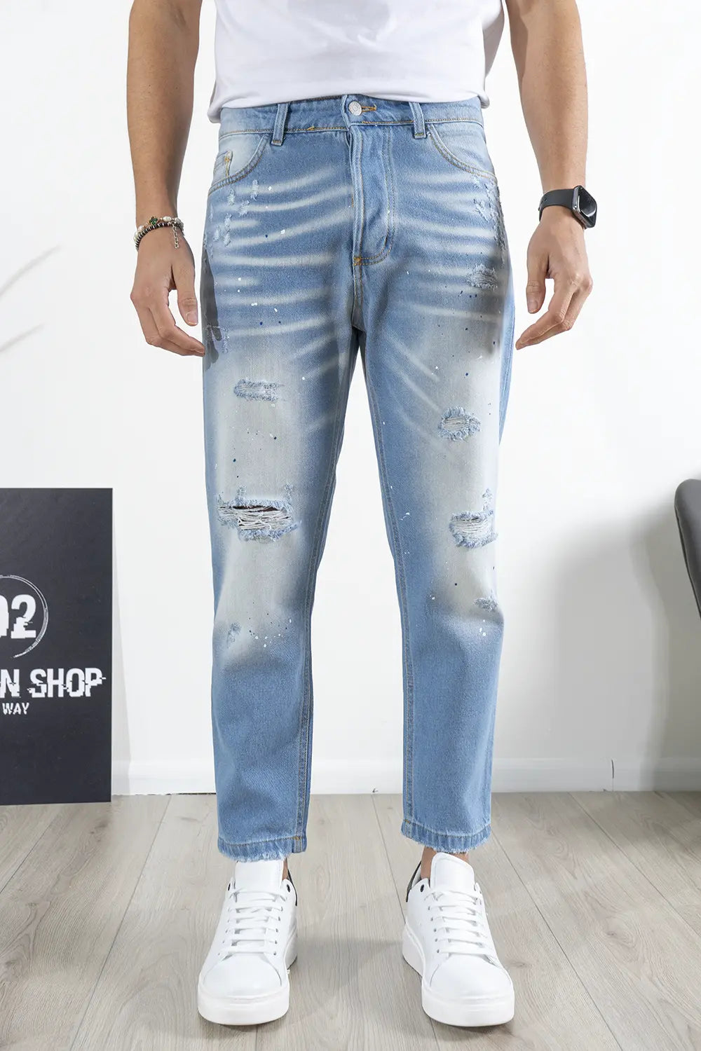 Jeans Carrot Con Sfumature e Abrasioni Art. JS509