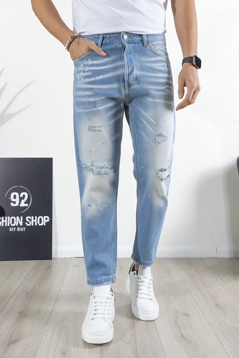 Jeans Carrot Con Sfumature e Abrasioni Art. JS509