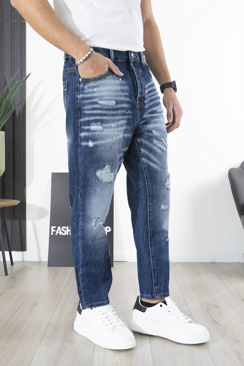 Jeans Uomo Con Sfumature e Abrasioni Art. Js510