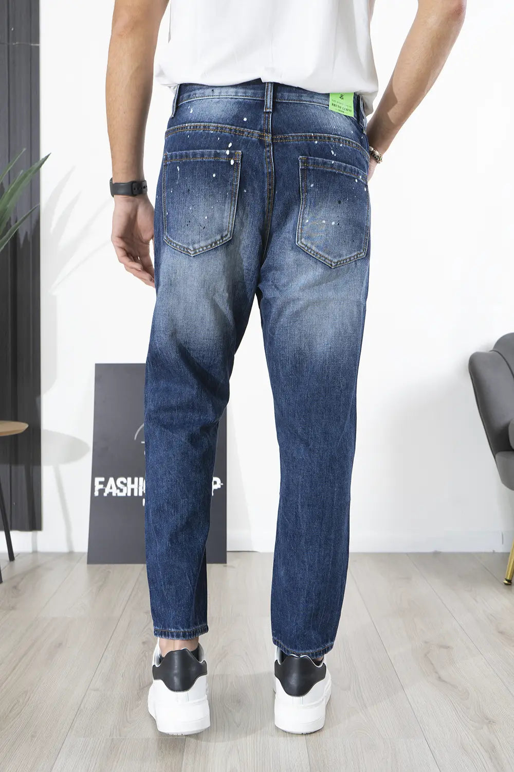 Jeans Uomo Con Sfumature e Abrasioni Art. Js510