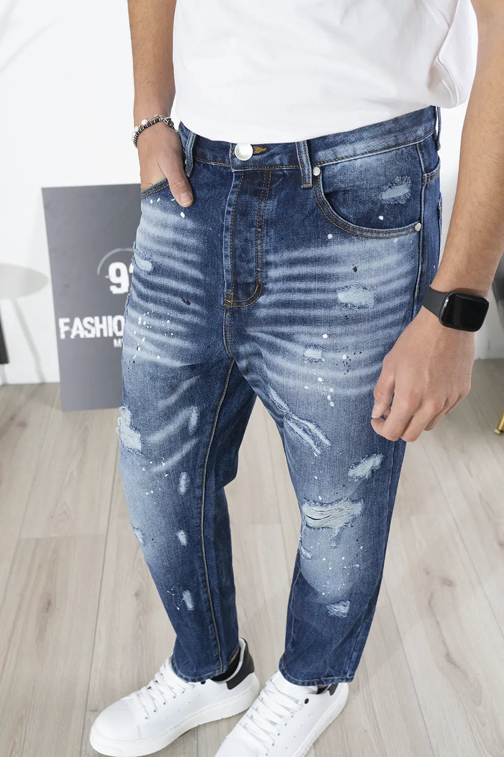 Jeans Uomo Con Sfumature e Abrasioni Art. Js510