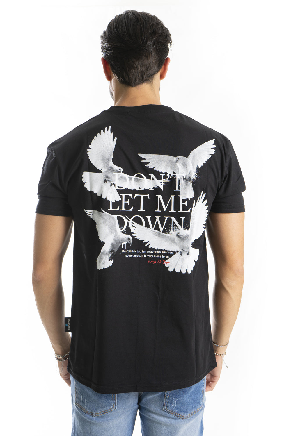 T-shirt uomo Con stampa ''Don't let me Down'' Art. Ts230