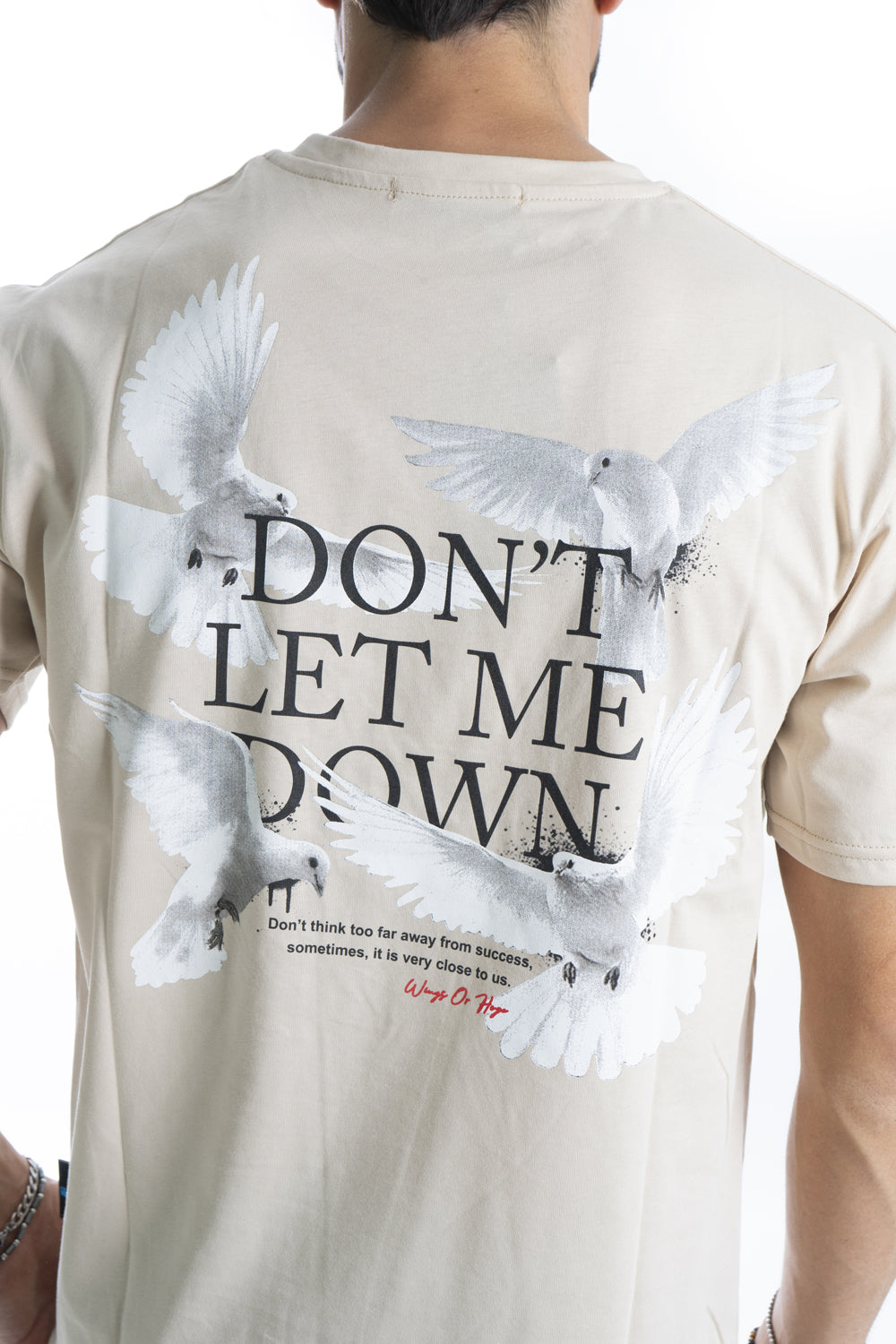 T-shirt uomo Con stampa ''Don't let me Down'' Art. Ts230