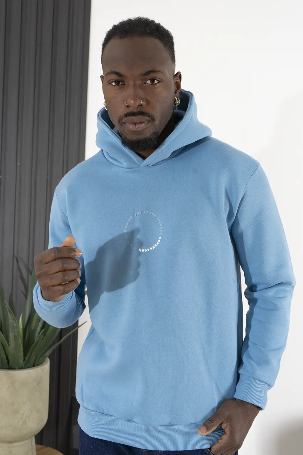Felpa Uomo Con Cappuccio ''Resilient'' stampa in rilievo Art. Fe179