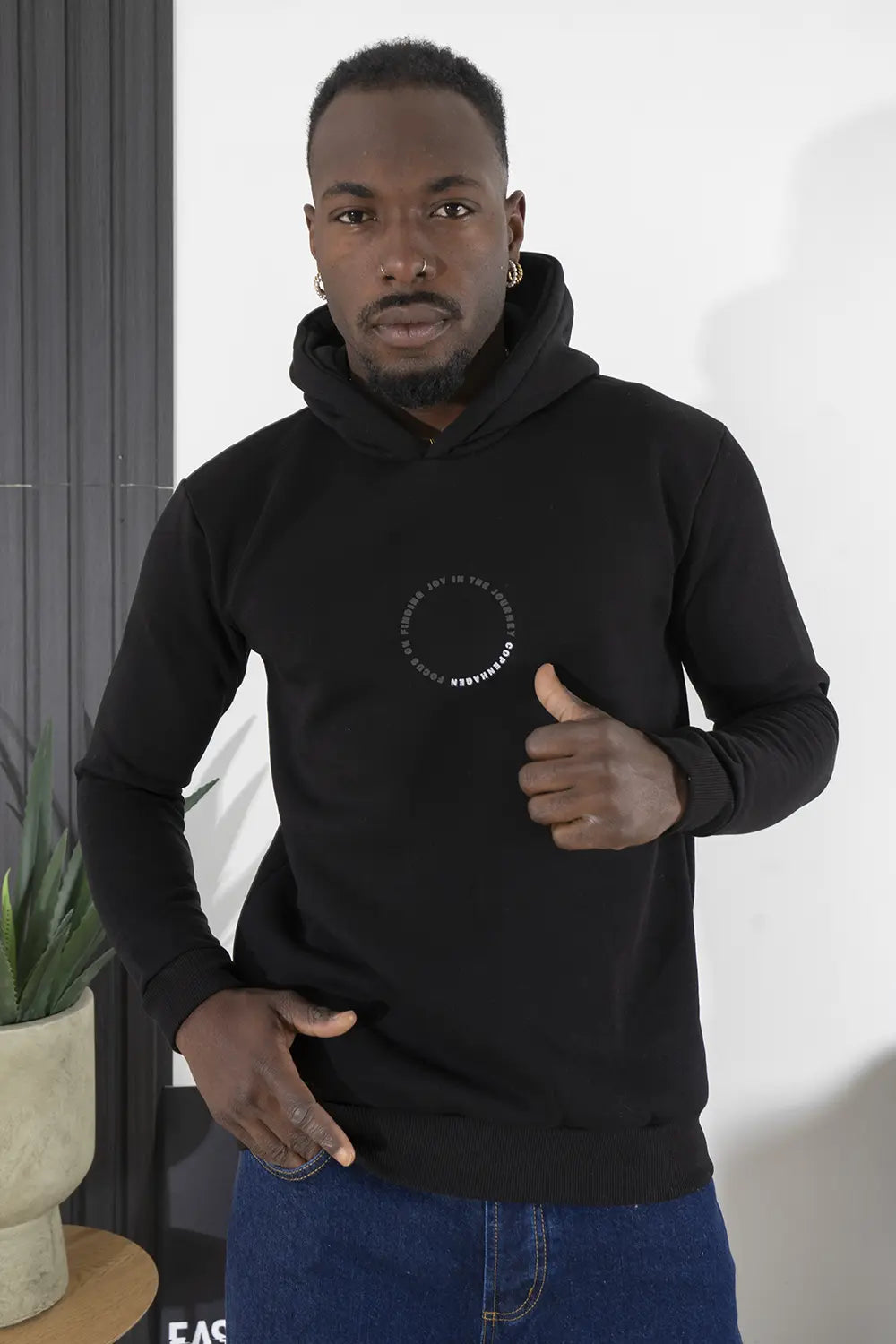 Felpa Uomo Con Cappuccio ''Resilient'' stampa in rilievo Art. Fe179