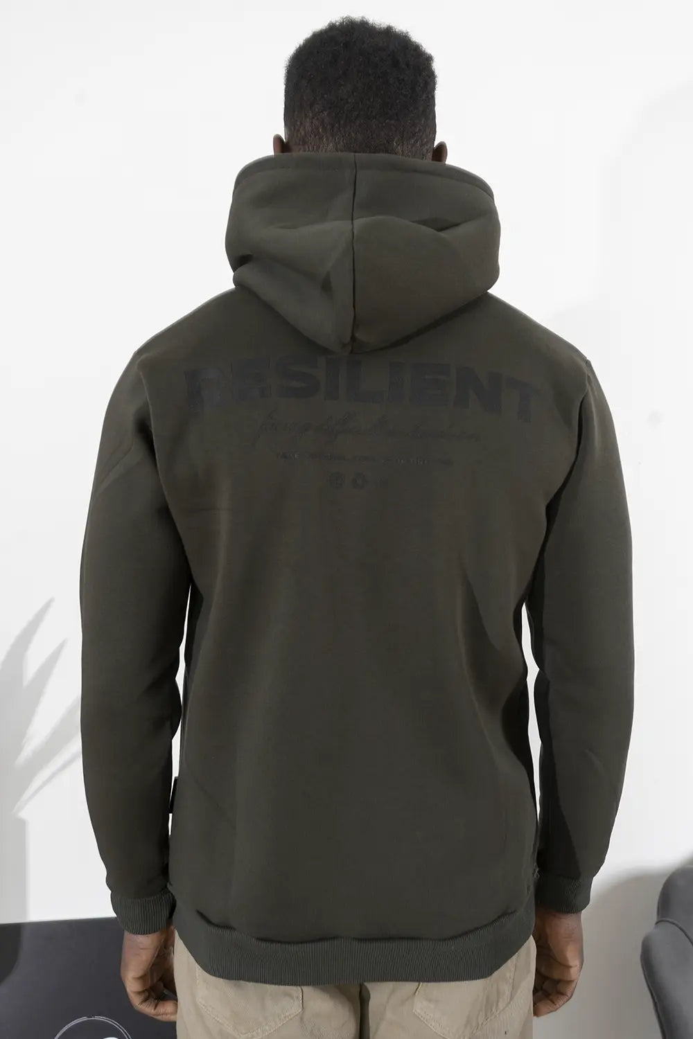 Felpa Uomo Con Cappuccio ''Resilient'' stampa in rilievo Art. Fe179