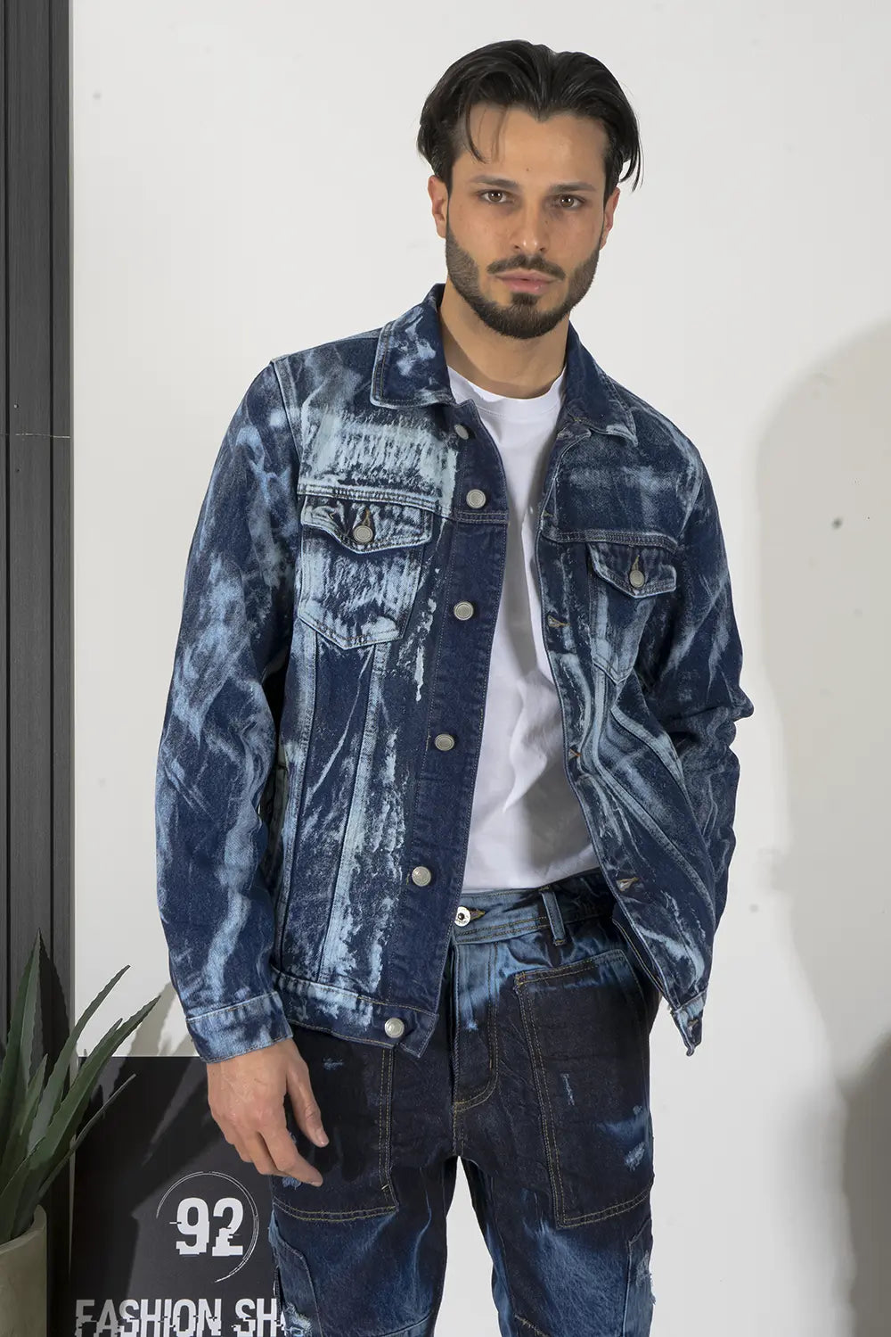 Giacca in Denim Distressed Art. Gb193