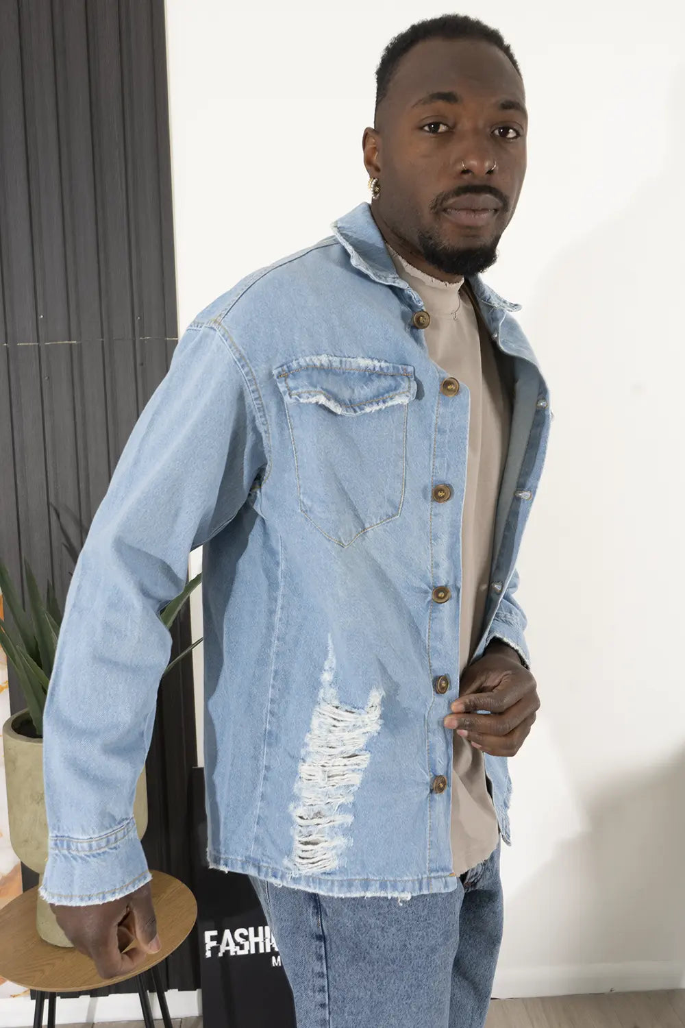 Giacca Camicia Denim Con tasche Frontali abrasioni e rotture Art. Cm153