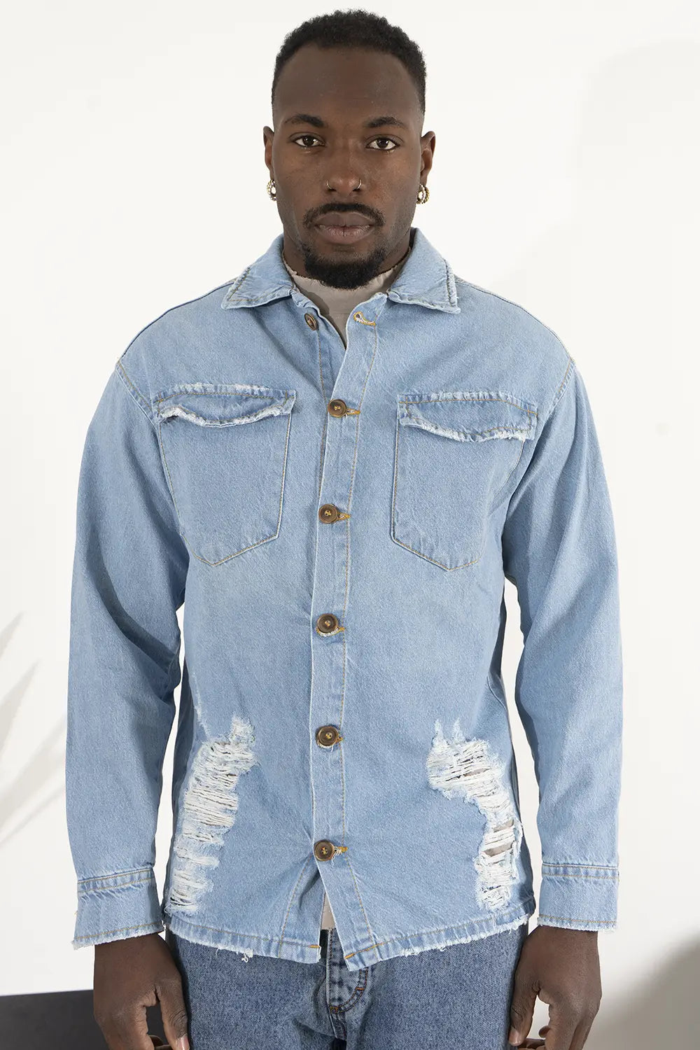 Giacca Camicia Denim Con tasche Frontali abrasioni e rotture Art. Cm153