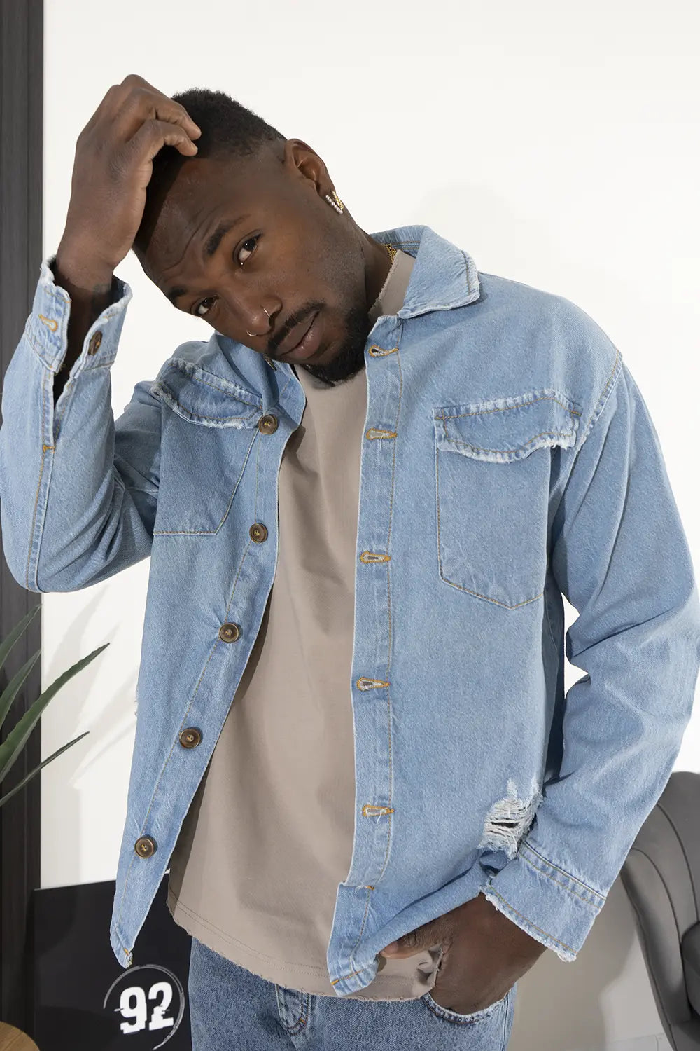Giacca Camicia Denim Con tasche Frontali abrasioni e rotture Art. Cm153