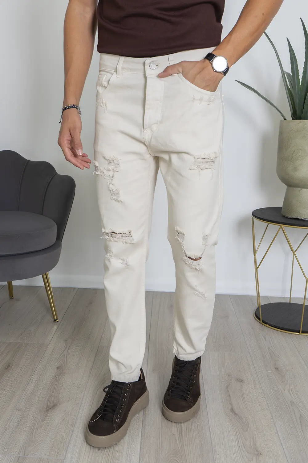 Jeans Uomo Tinta Unita con Strappi e abrasioni Art. Js375