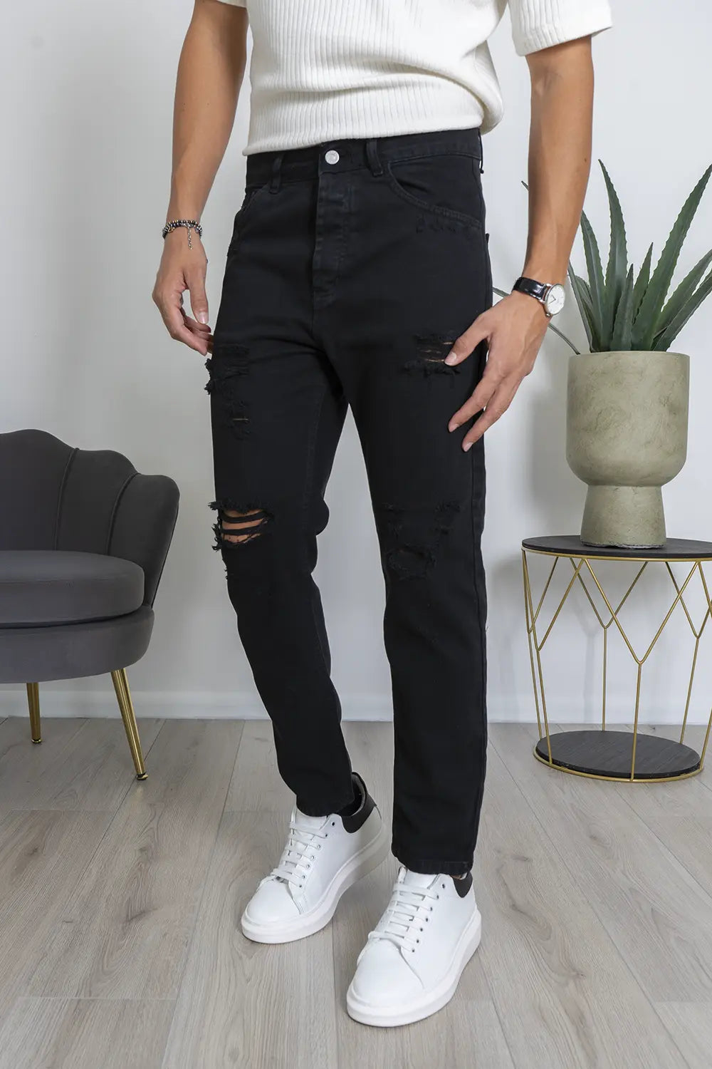 Jeans Uomo Tinta Unita con Strappi e abrasioni Art. Js375