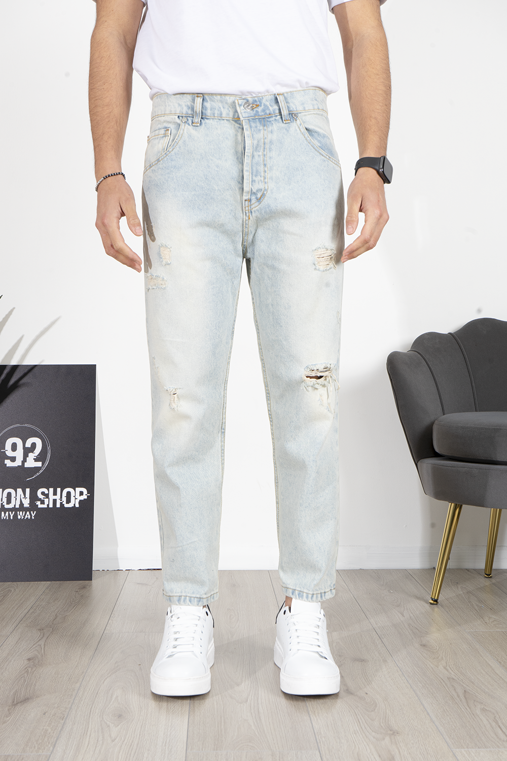 Jeans Uomo Straight Fit con Strappi e Dettagli Vintage Art. JS520