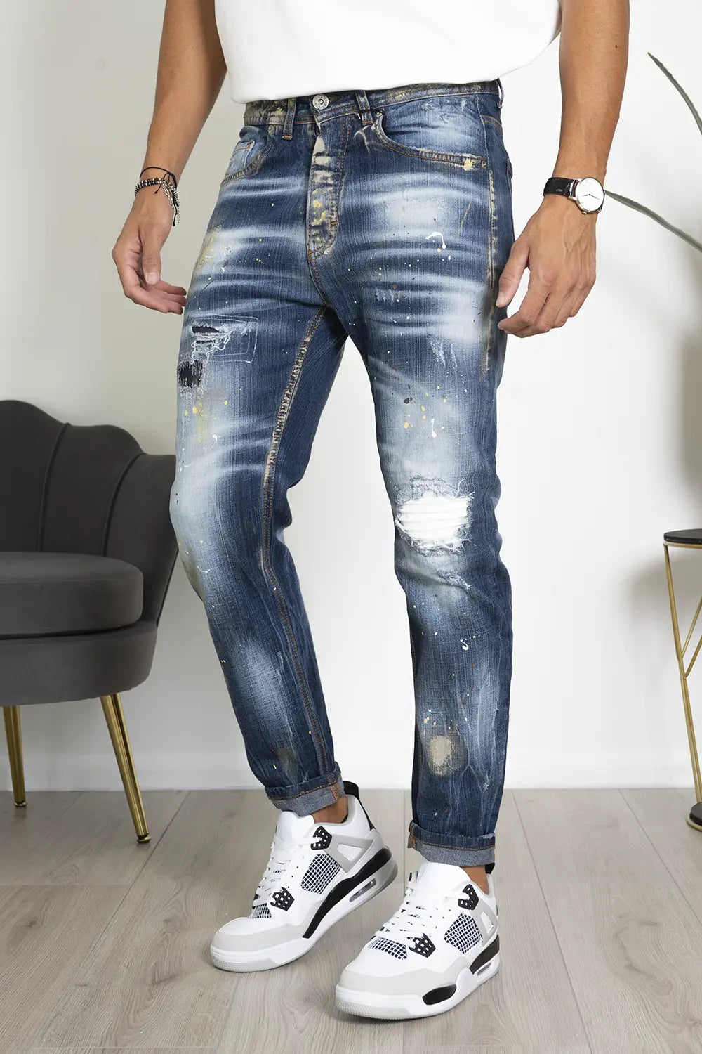 Jeans Con Sfumature Toppe e Pittura Art. Js472