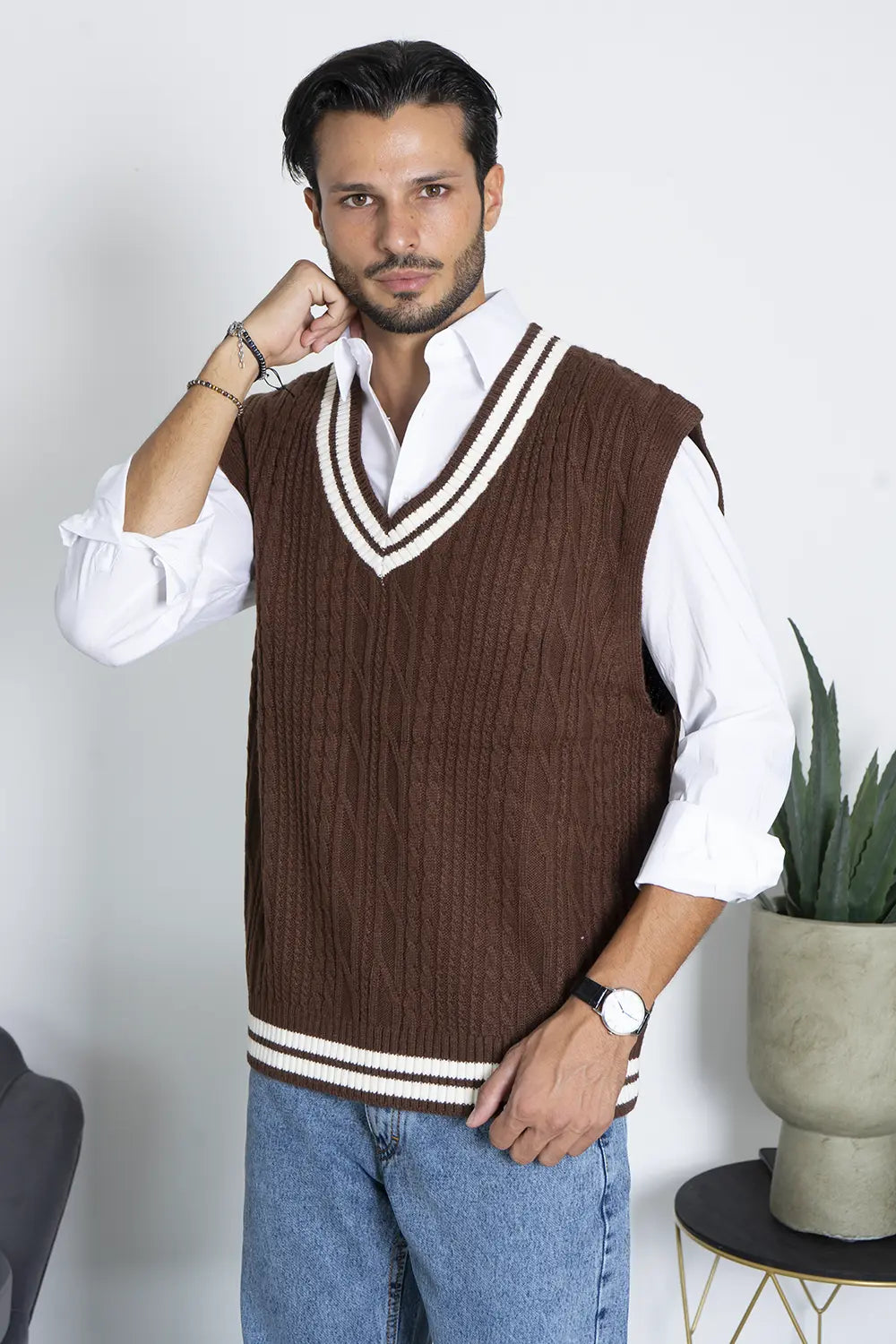 Maglione Smanicato Scollo V Art. Mg141