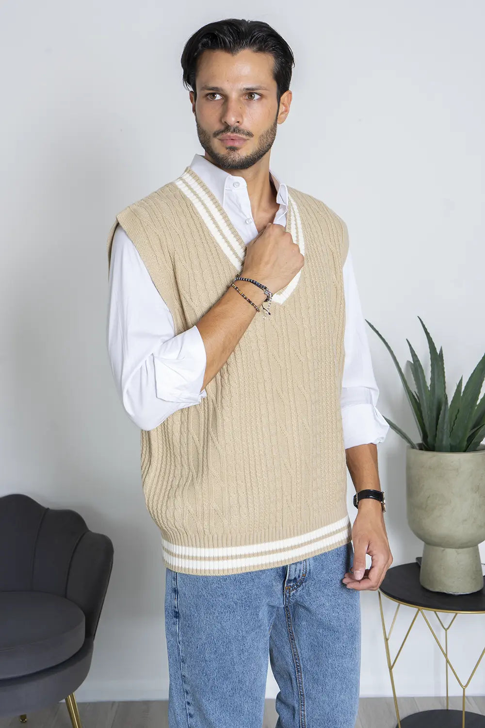 Maglione Smanicato Scollo V Art. Mg141