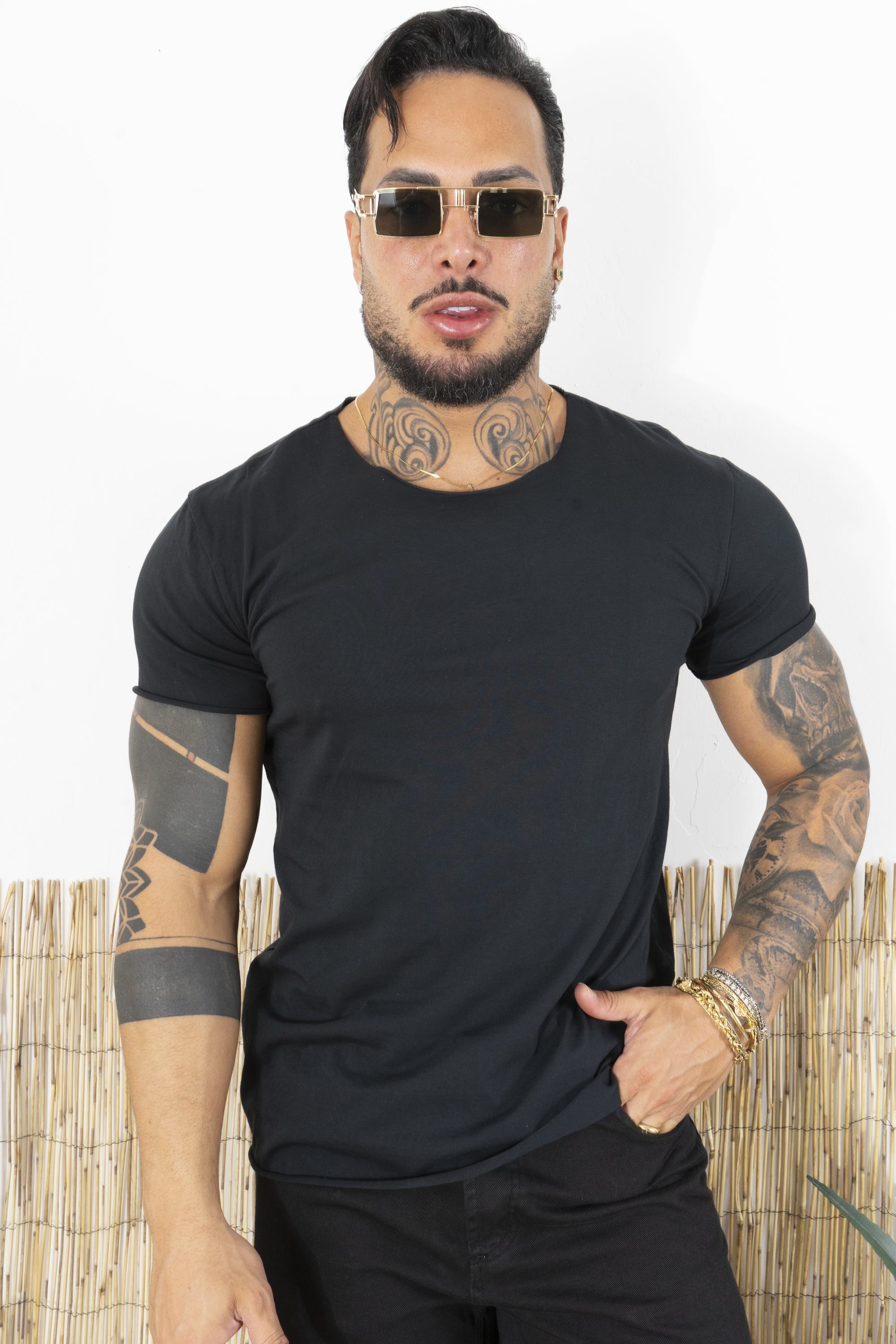 T-shirt uni col large coupe brute Art. Ts103