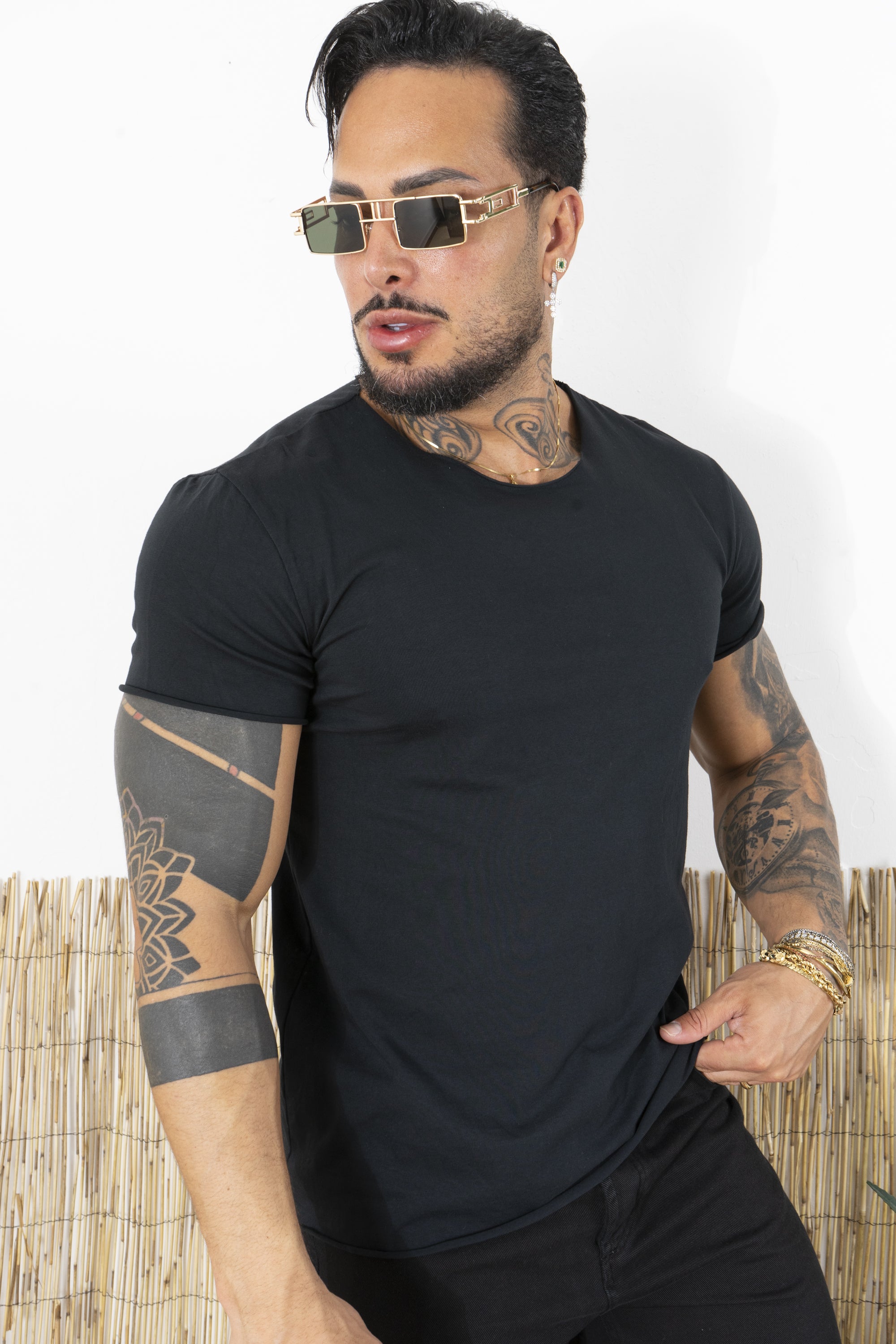 T-shirt uni col large coupe brute Art. Ts103