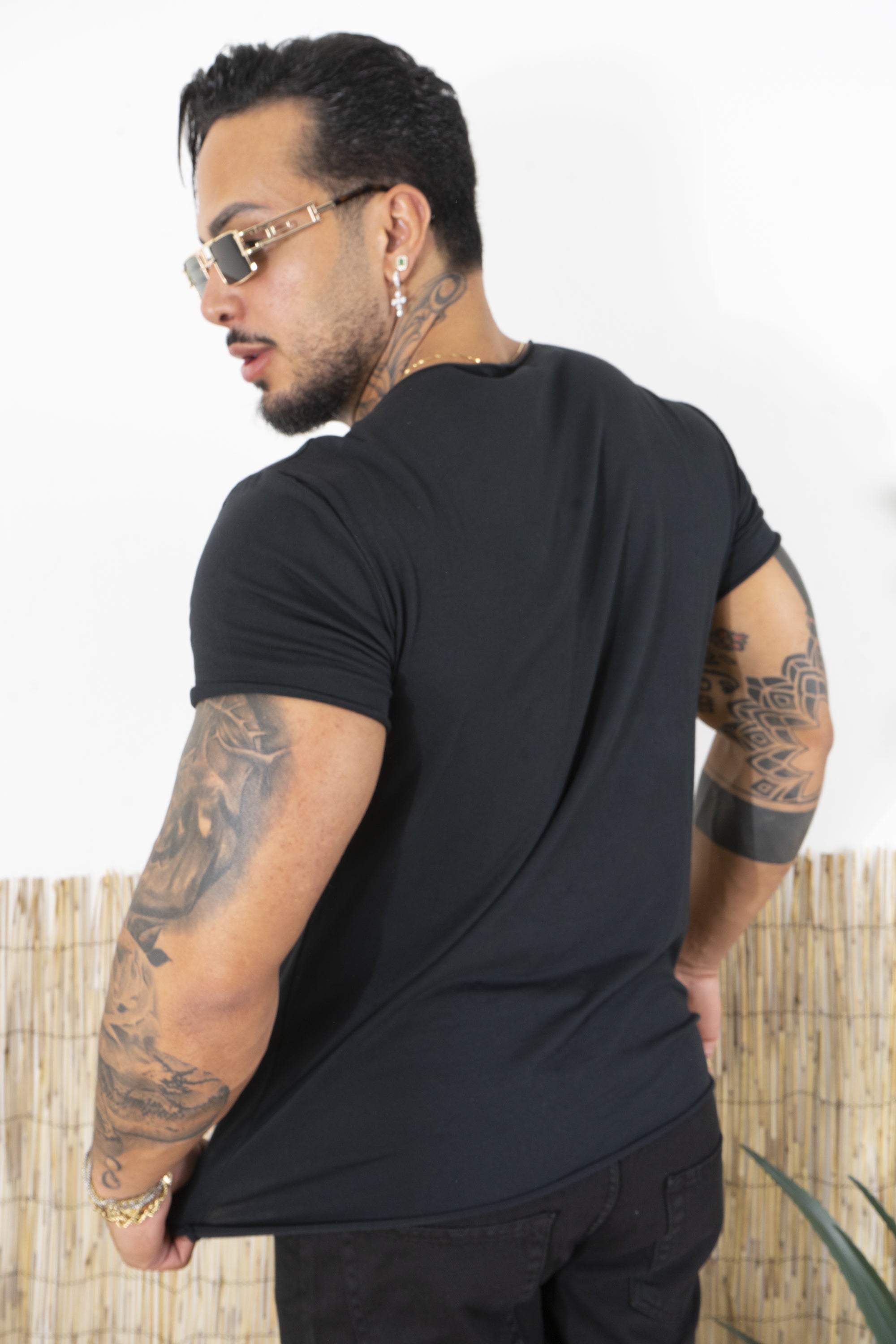 T-shirt uni col large coupe brute Art. Ts103