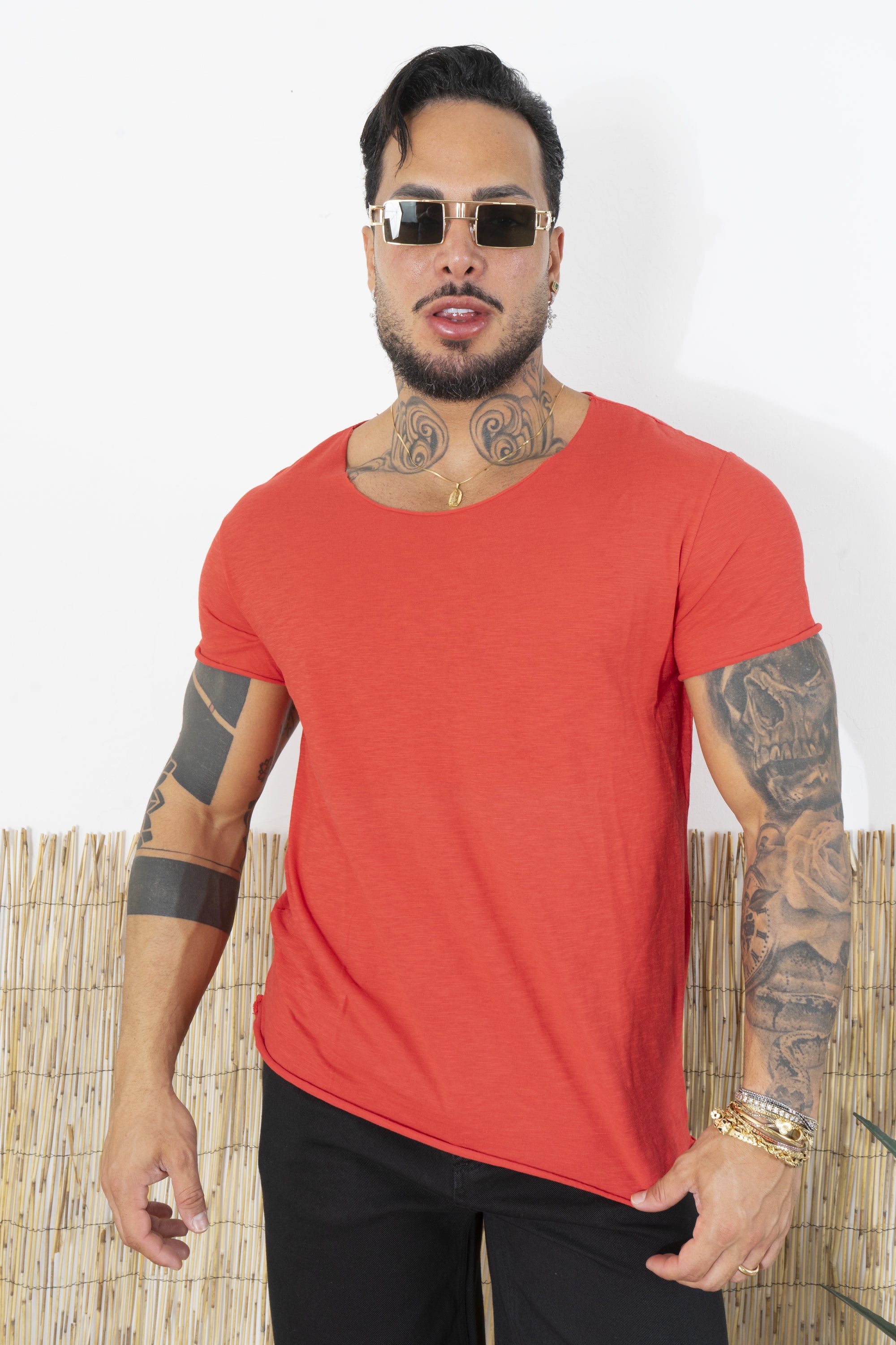 T-Shirt Tinta Unita Collo Largo taglio vivo Art. Ts103