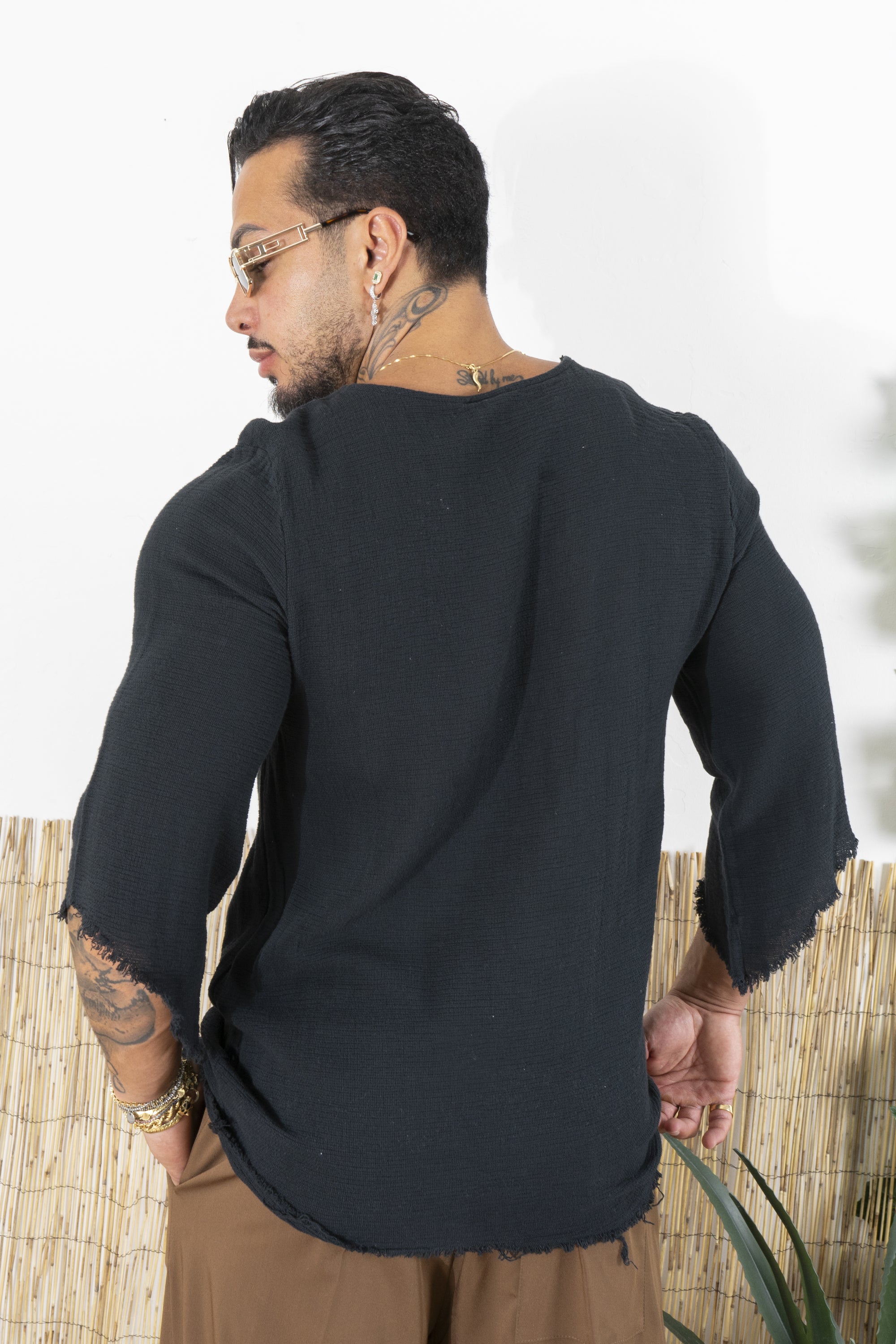 Men's Frayed T-Shirt Wide Neckline Art. Ts195