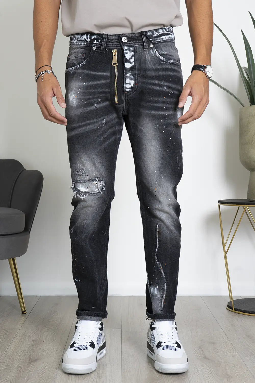 Jeans Con Zip Laterale e abrasioni Art. Js473