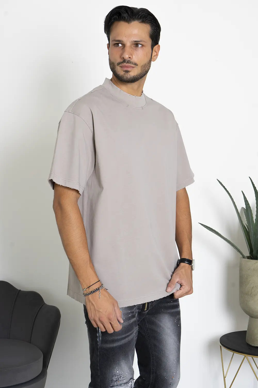 T-Shirt Mezzo collo con Rotture Art. Ts247