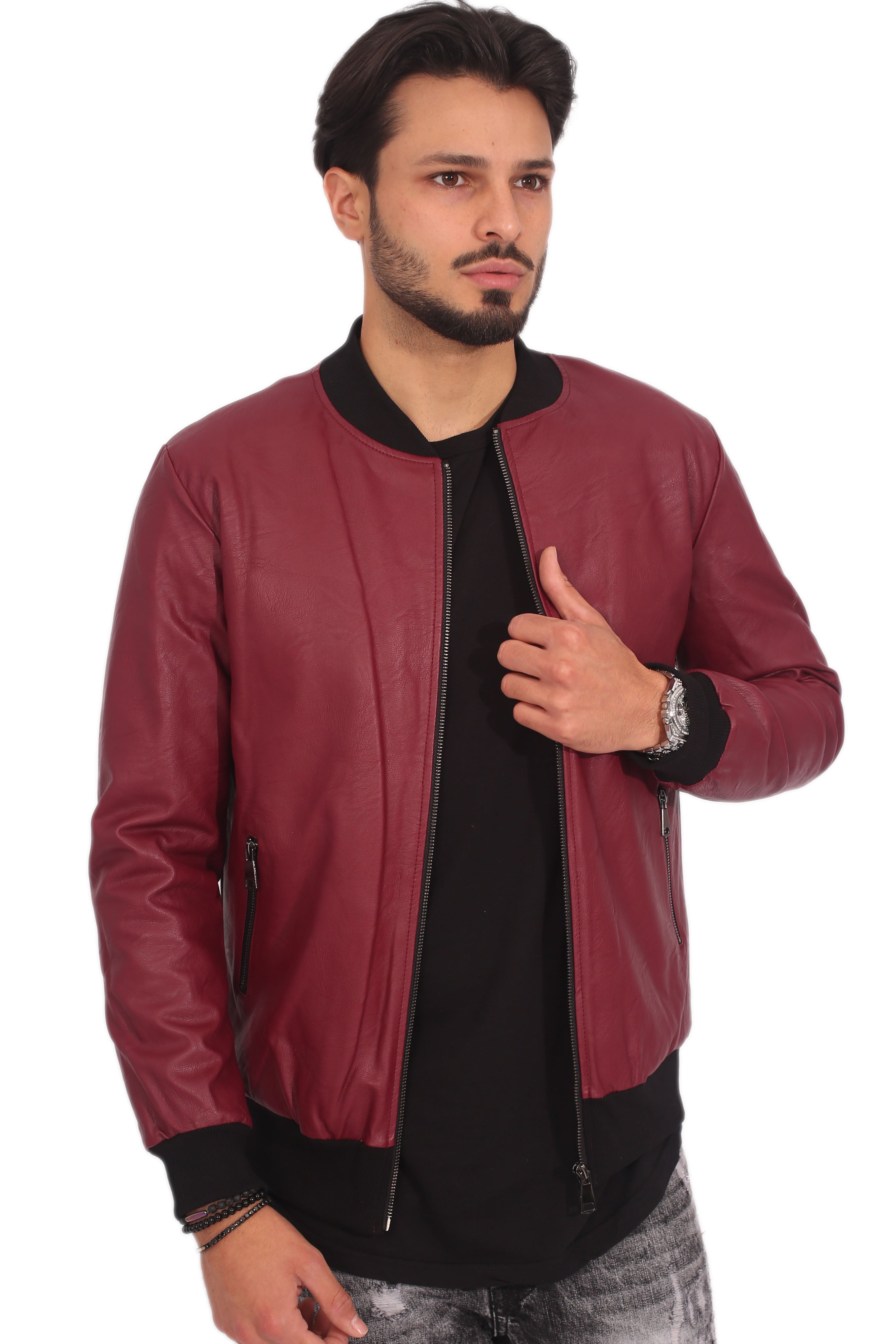 Giubbotto Giacca Uomo Ecopelle Art. Gb63 - 92 Fashion Shop  Descrizione: -Colore: Bordeaux-Modello: Bomber ecopelle -Composizione: 100% Polyestere -Vestibilità: Regular fit -Dettagli: Girocollo, tasche laterali, Elastico su polsi e sull'orlo -Il modello è Alto 180 Cm x 70 Kg e Indossa la Taglia M 