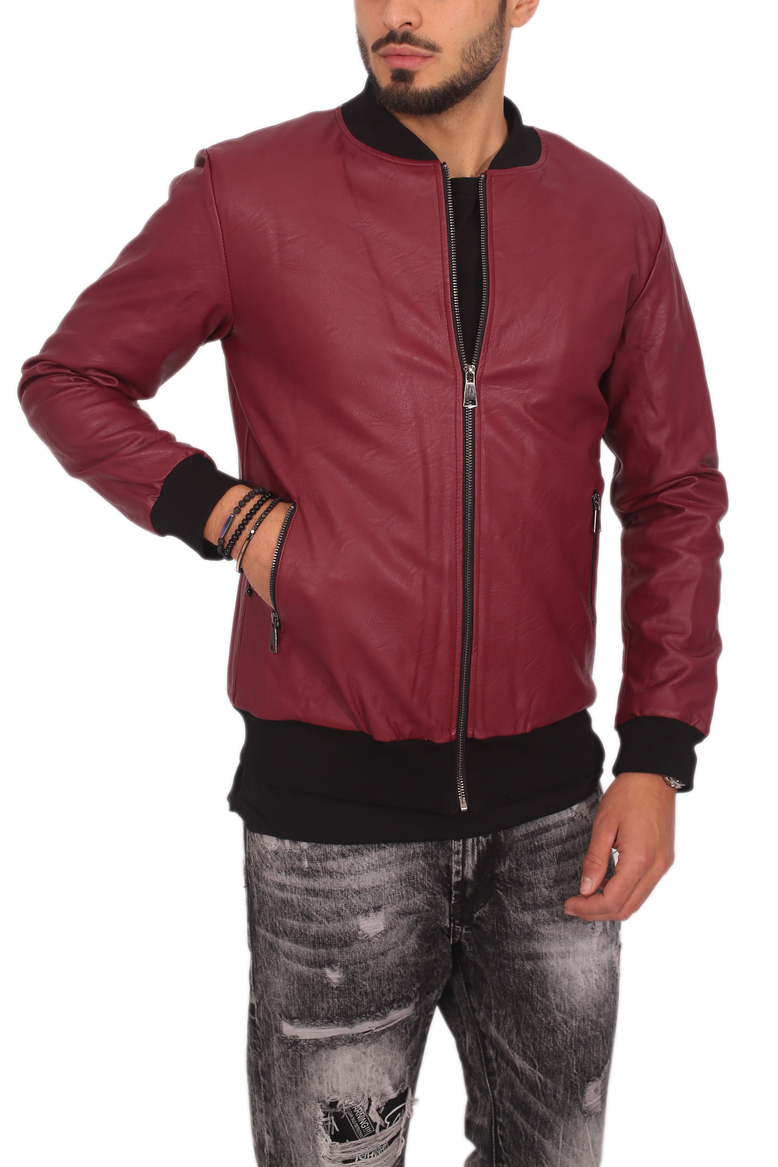 Giubbotto Giacca Uomo Ecopelle Art. Gb63 - 92 Fashion Shop  Descrizione: -Colore: Bordeaux-Modello: Bomber ecopelle -Composizione: 100% Polyestere -Vestibilità: Regular fit -Dettagli: Girocollo, tasche laterali, Elastico su polsi e sull'orlo -Il modello è Alto 180 Cm x 70 Kg e Indossa la Taglia M 