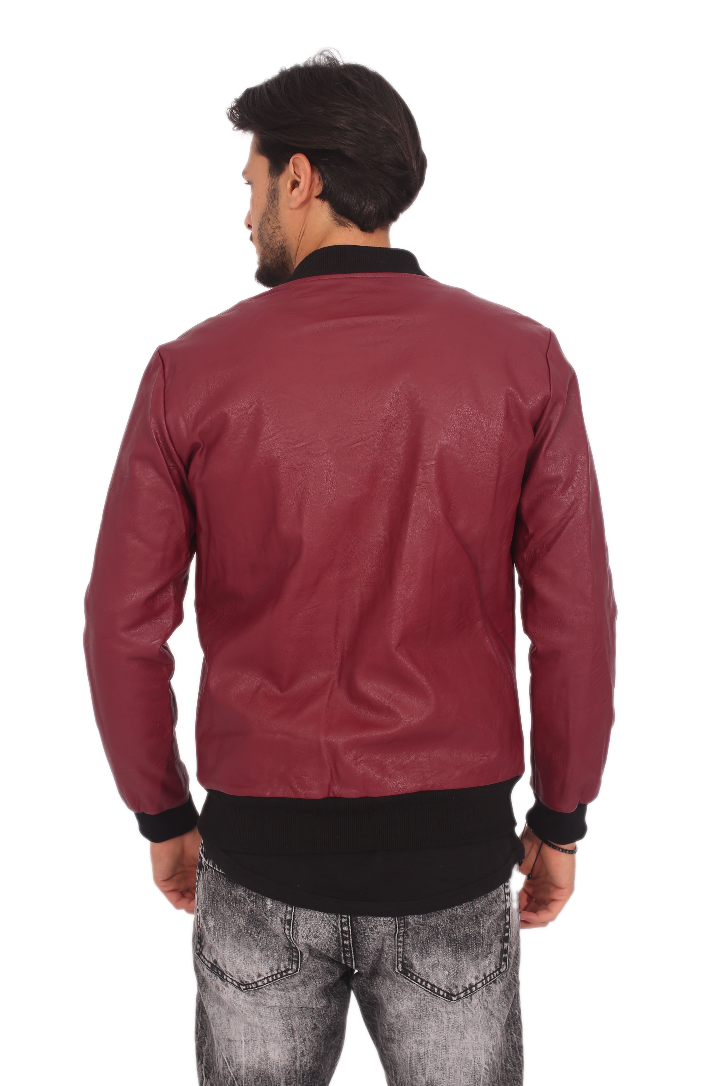 Giubbotto Giacca Uomo Ecopelle Art. Gb63 - 92 Fashion Shop  Descrizione: -Colore: Bordeaux-Modello: Bomber ecopelle -Composizione: 100% Polyestere -Vestibilità: Regular fit -Dettagli: Girocollo, tasche laterali, Elastico su polsi e sull'orlo -Il modello è Alto 180 Cm x 70 Kg e Indossa la Taglia M 