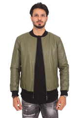 Giubbotto Giacca Uomo Ecopelle Art. Gb63 - 92 Fashion Shop  Descrizione: -Colore: Verde-Modello: Bomber ecopelle -Composizione: 100% Polyestere -Vestibilità: Regular fit -Dettagli: Girocollo, tasche laterali, Elastico su polsi e sull'orlo -Il modello è Alto 180 Cm x 70 Kg e Indossa la Taglia M 