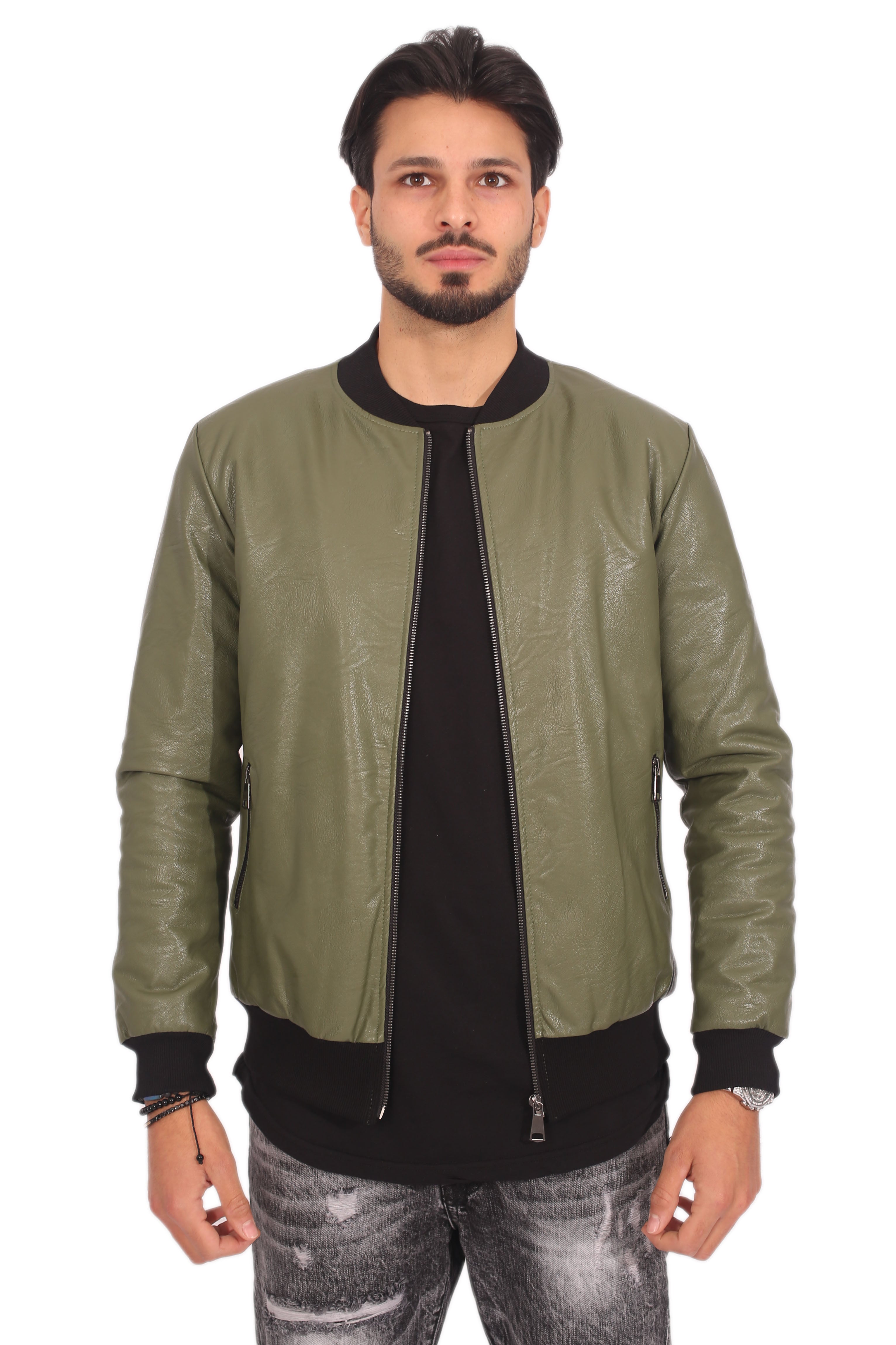 Giubbotto Giacca Uomo Ecopelle Art. Gb63 - 92 Fashion Shop  Descrizione: -Colore: Verde-Modello: Bomber ecopelle -Composizione: 100% Polyestere -Vestibilità: Regular fit -Dettagli: Girocollo, tasche laterali, Elastico su polsi e sull'orlo -Il modello è Alto 180 Cm x 70 Kg e Indossa la Taglia M 