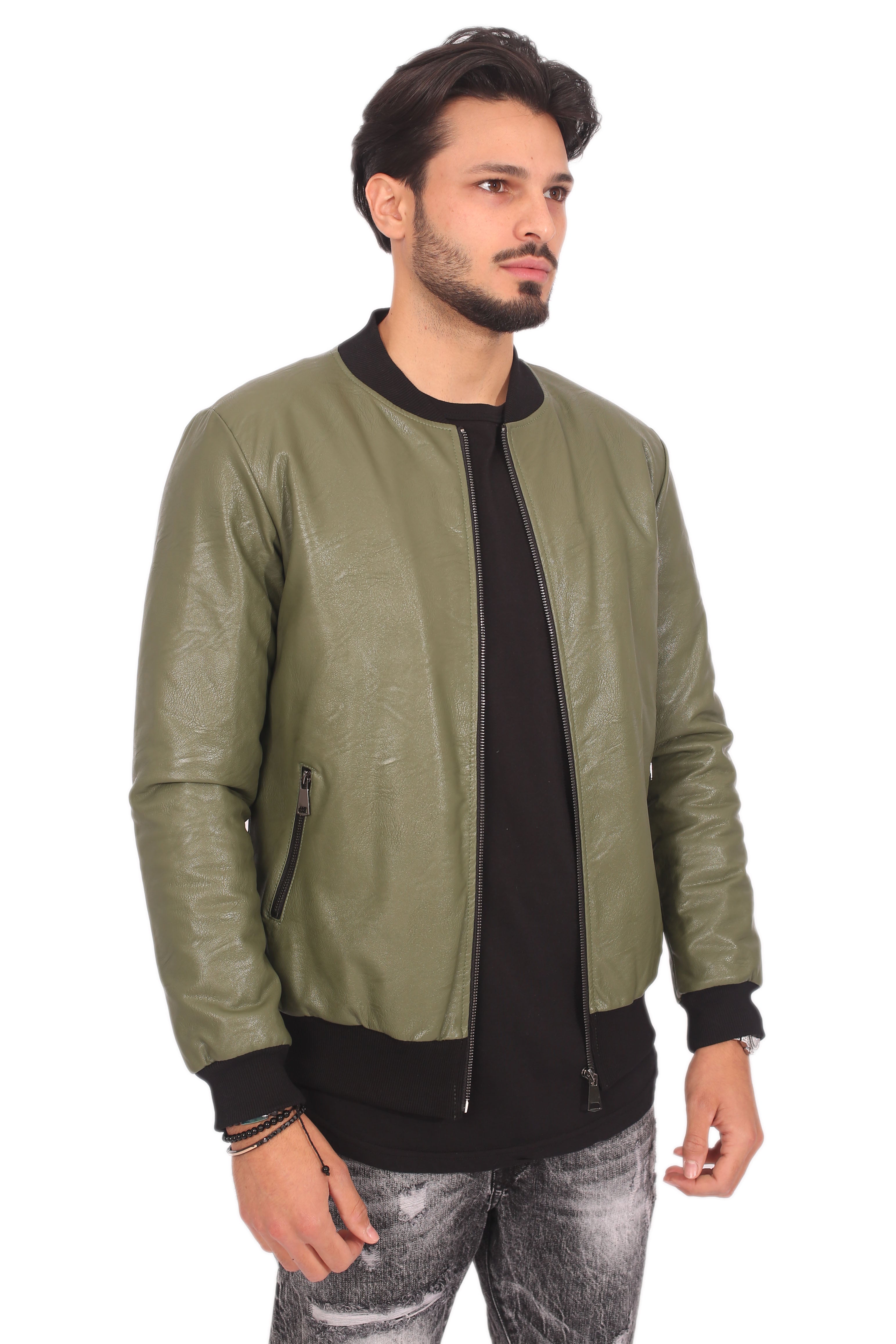 Giubbotto Giacca Uomo Ecopelle Art. Gb63 - 92 Fashion Shop  Descrizione: -Colore: Verde-Modello: Bomber ecopelle -Composizione: 100% Polyestere -Vestibilità: Regular fit -Dettagli: Girocollo, tasche laterali, Elastico su polsi e sull'orlo -Il modello è Alto 180 Cm x 70 Kg e Indossa la Taglia M 