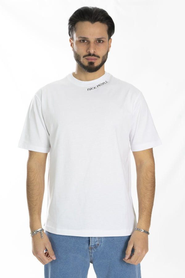 T-shirt homme imprimé sur le cou F**K People Art. Ts167