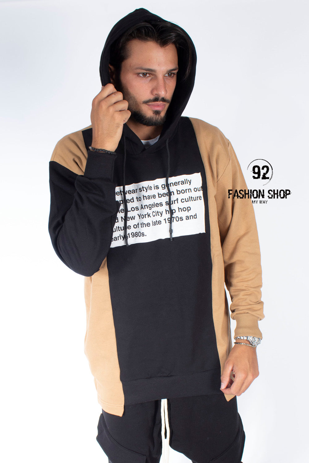 FELPA BLACKSVNDAY ''STREETWEAR'' BICOLORE CON CAPPUCCIO E SCRITTA ANTERIORE BEIGE / NERO